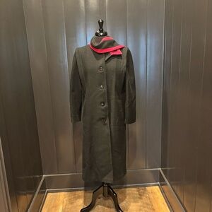 Vintage Projections Elegant Black Coat with Red Accents 100% wool